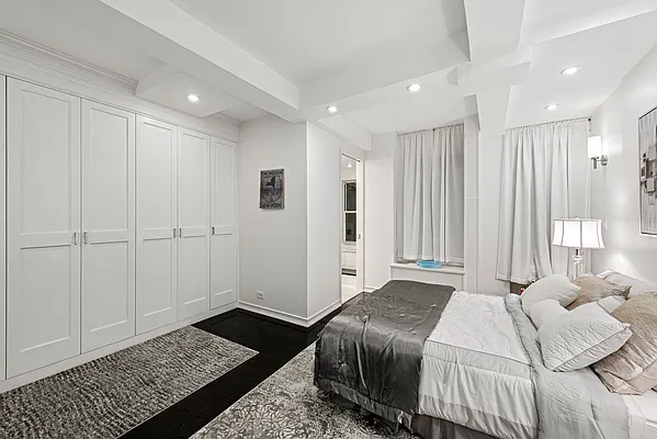 Sold by Compass | media 9