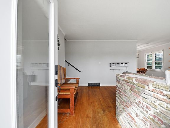 4th image of 104 Farmington Rd