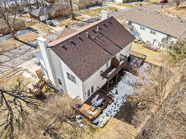 2109-2111 Primrose Dr — Photo 9