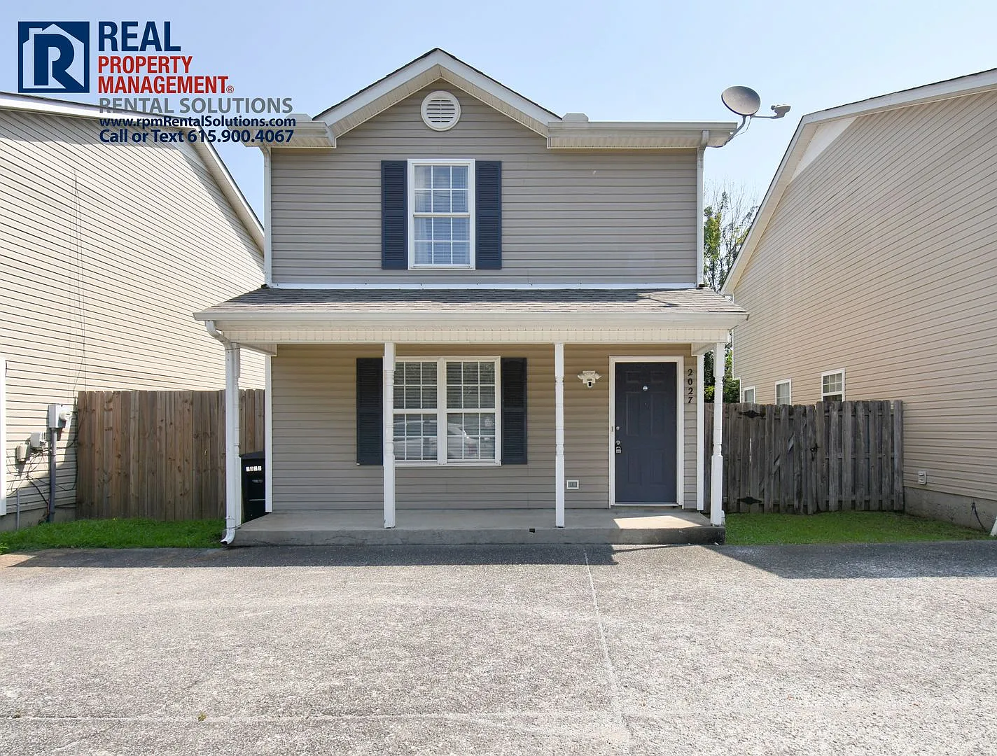 Great 2BR/2.5BA Murfreesboro home with fenced in backyard and storage shed! — Photo 1