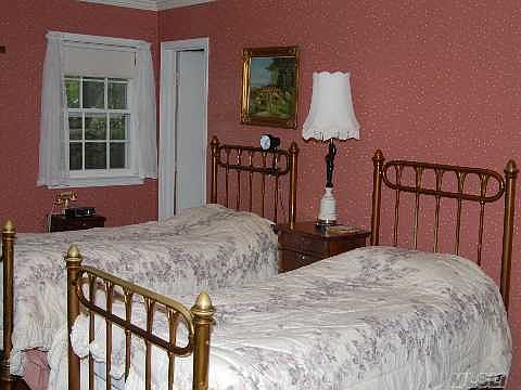 2nd image of 15 Skyview Ln