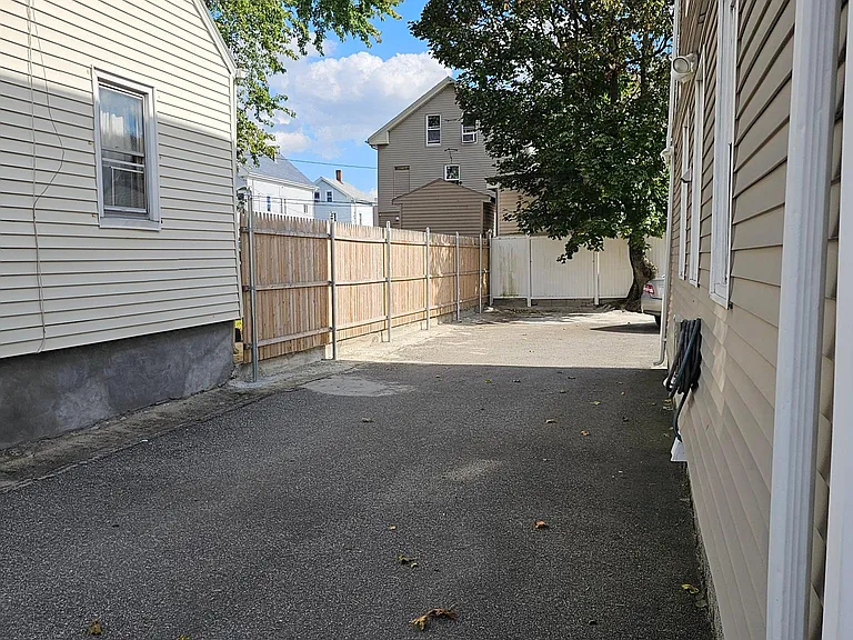 12 Halton St #2 — Photo 13