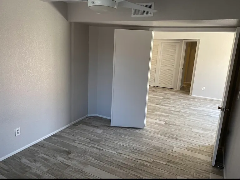 1905 E University Dr — Photo 10