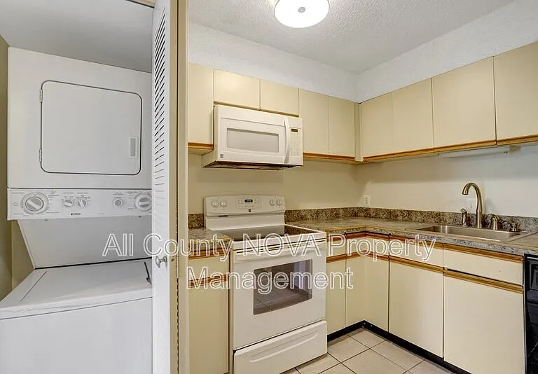 3800 Powell Ln #727 — Photo 12