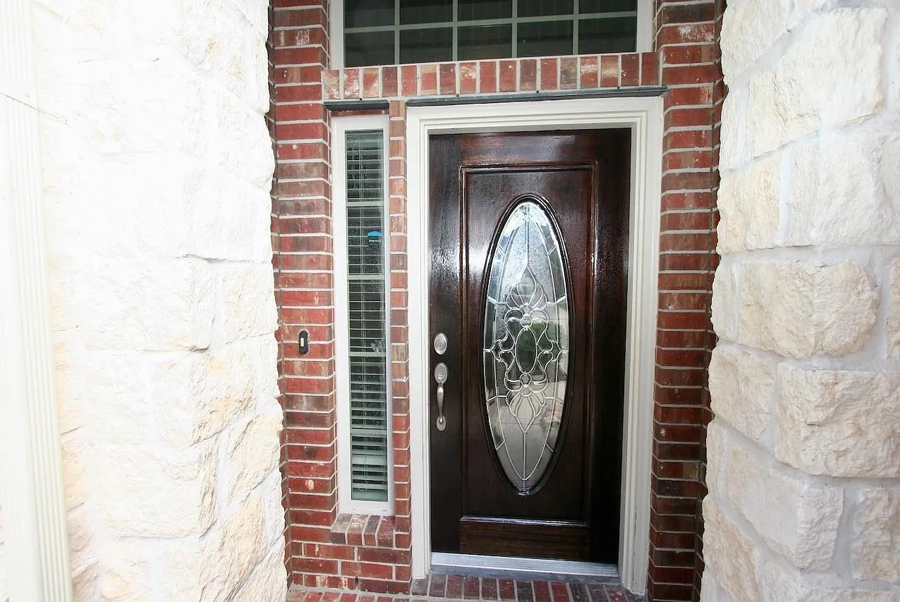 3 bed, 2.0 bath, 2159 sqft, $2,500 — Photo 3