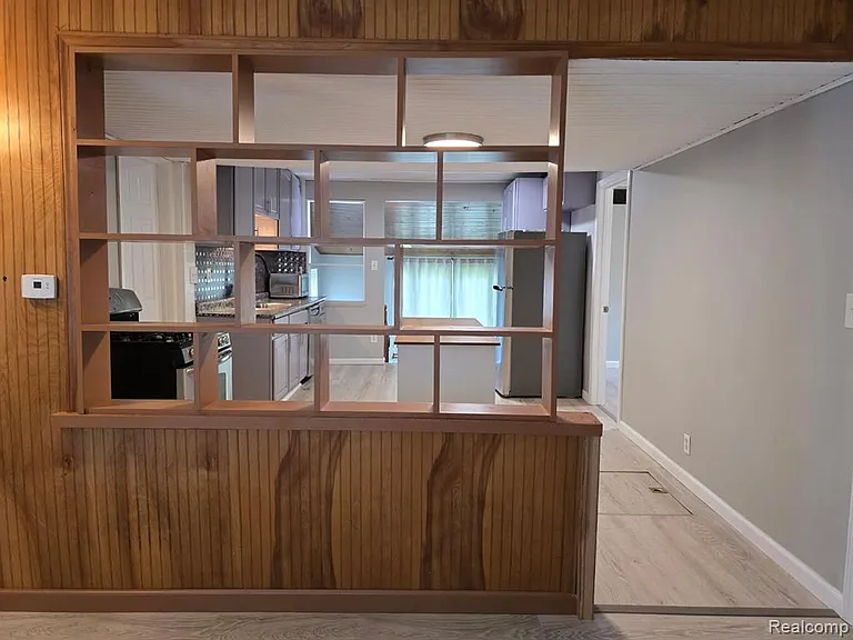 21411 Collingham Ave — Photo 12
