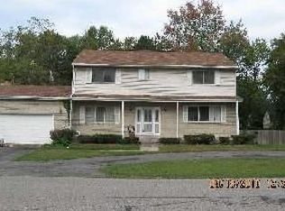 15331 Fairfield St, Livonia, MI 48154