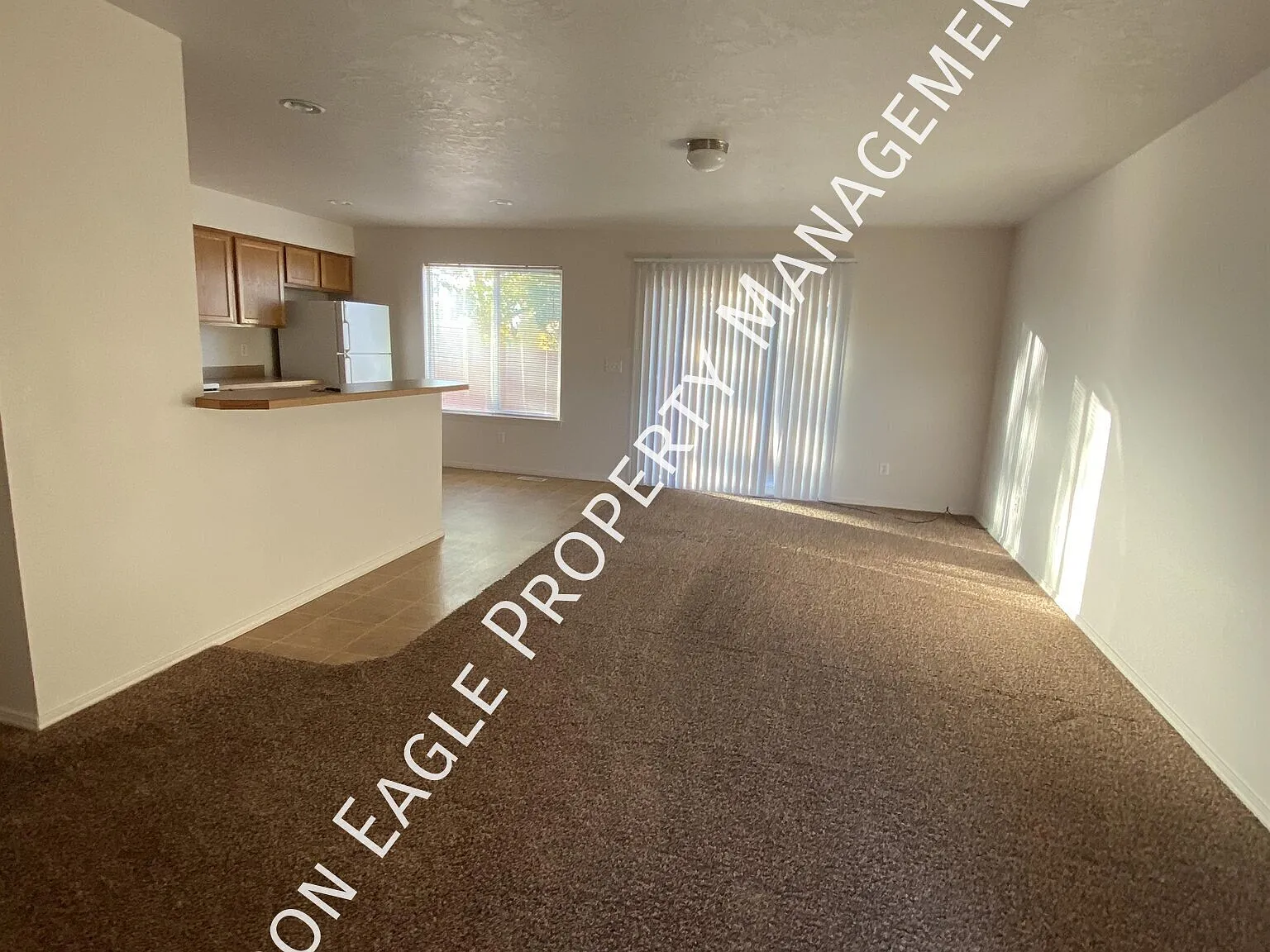 3 bed, 2.0 bath, 1202 sqft, $1,545 — Photo 2