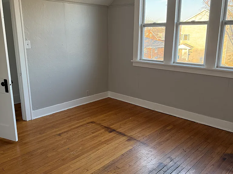 7th Pl — Photo 10
