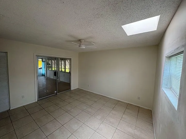 738 SW Ravenswood Ln — Photo 13
