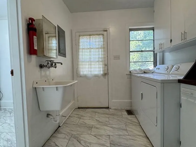 1508 E Holly St — Photo 6