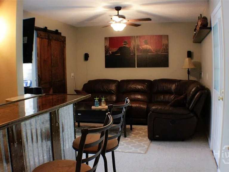 Teakwood Dr — Photo 2