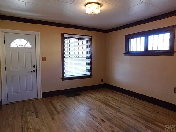 3rd image of 919 W Evans Ave