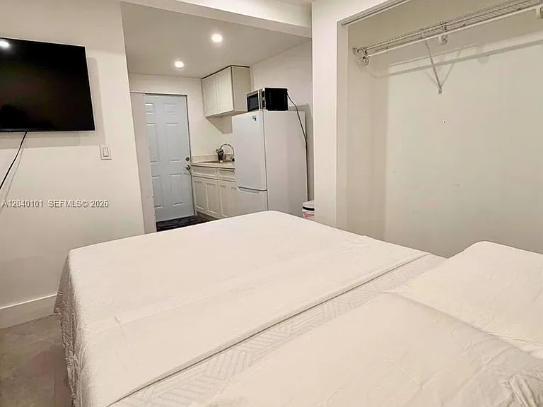 2255 SW 33rd Ave #1 — Photo 17