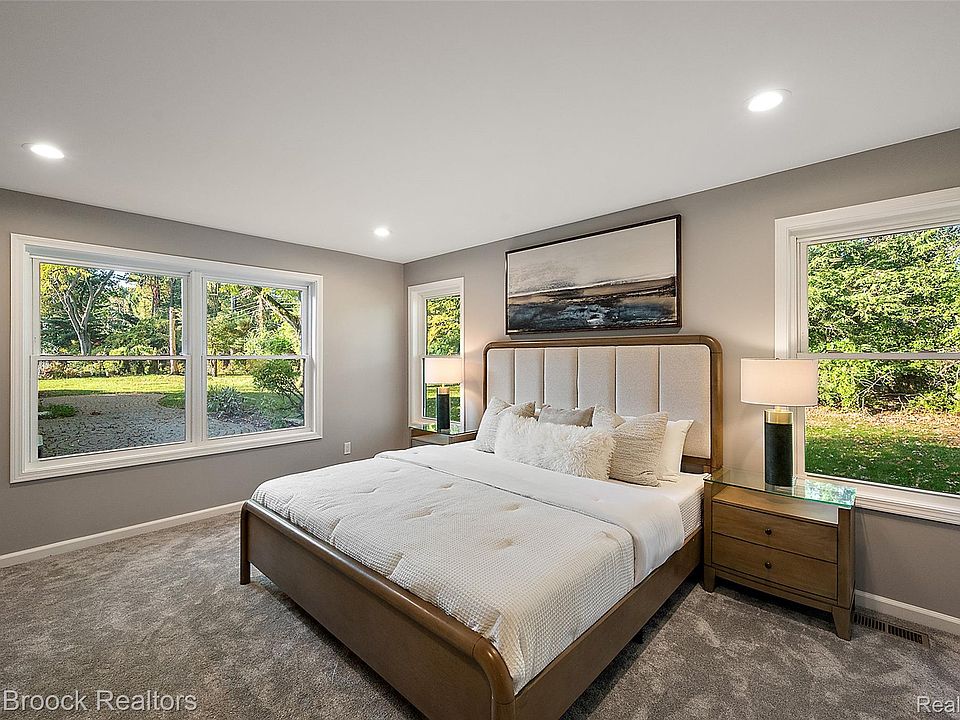 1257 Charrington Rd, photo 8