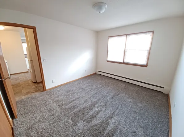 4707 University Ave NE, Columbia Heights, MN