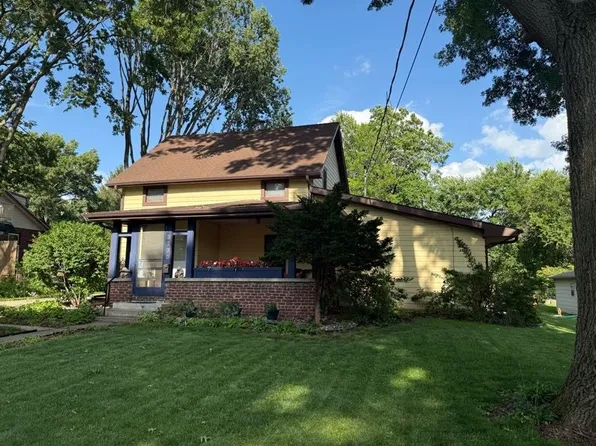 3233 68th St, Urbandale, IA 50322