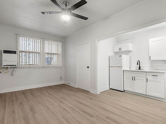 5th image of 751 S Normandie Ave APT B4