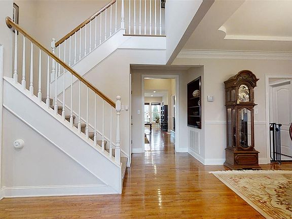 4th image of 1820 Charity Ln