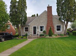 1986 Hale St, Dubuque, IA 52001