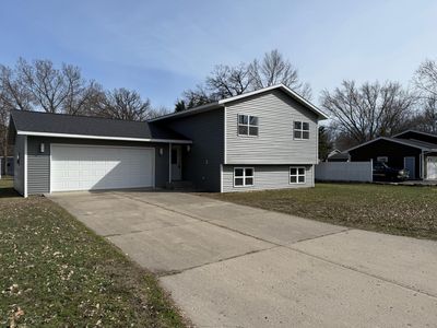 575 Roberts St SW, Hutchinson, MN, 55350