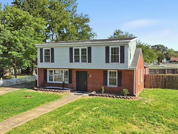 3rd image of 6802 Friendship Ct