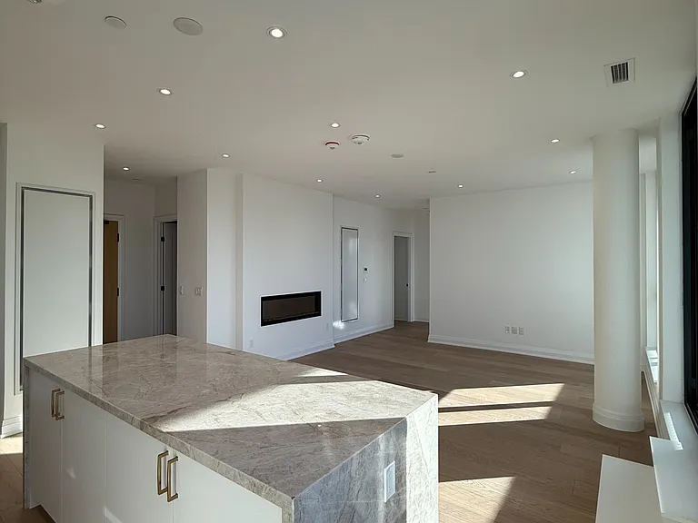 505 Glencairn Ave #203 — Photo 14