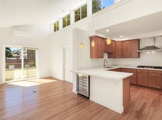719 2nd Ave W APT 302, Seattle, WA 98119