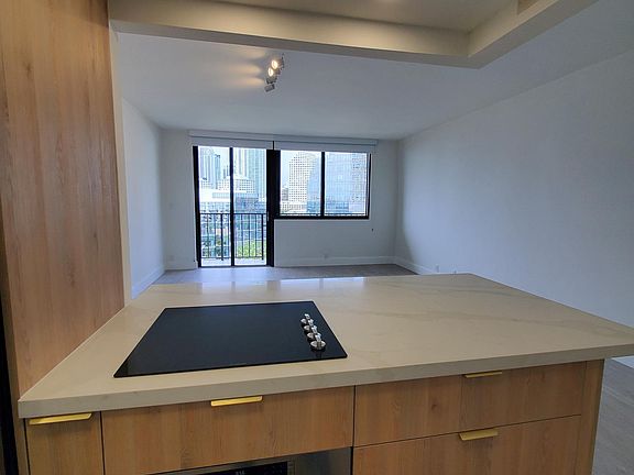 Open kitchen to studio