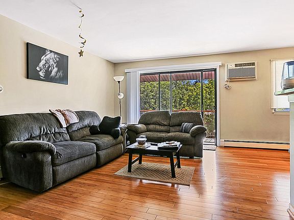 3rd image of 8469 Archer Ave