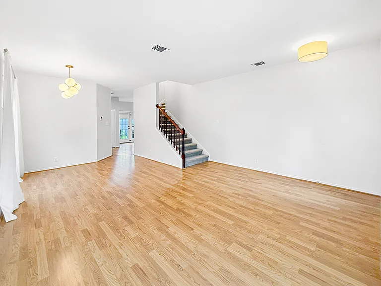 15015 Northern Dancer — Photo 4
