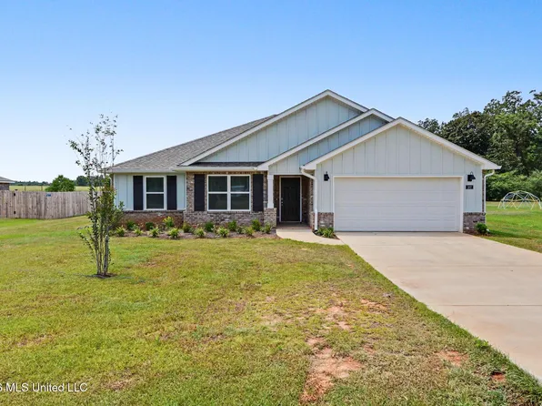 107 Mill Ct, Lucedale, MS 39452