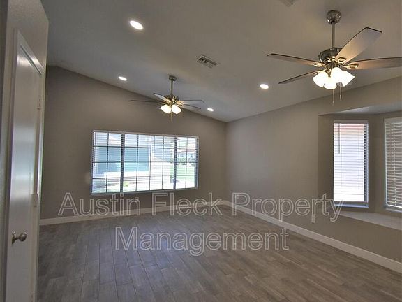 5th image of 1120 N Val Vista Dr Unit 60