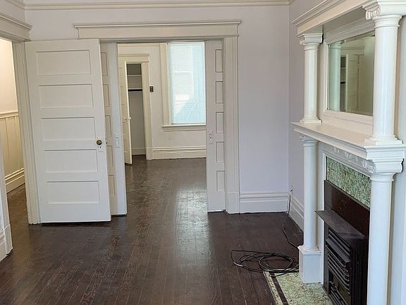 5th image of 2763 Bush St APT D