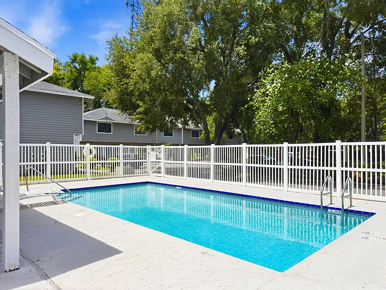 1910 W Sligh Ave #E102 — Photo 28