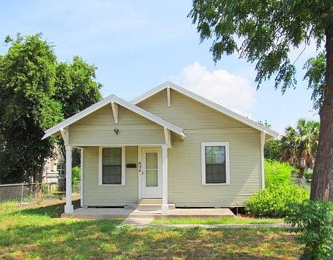 1st image of 624 W Kleberg Ave