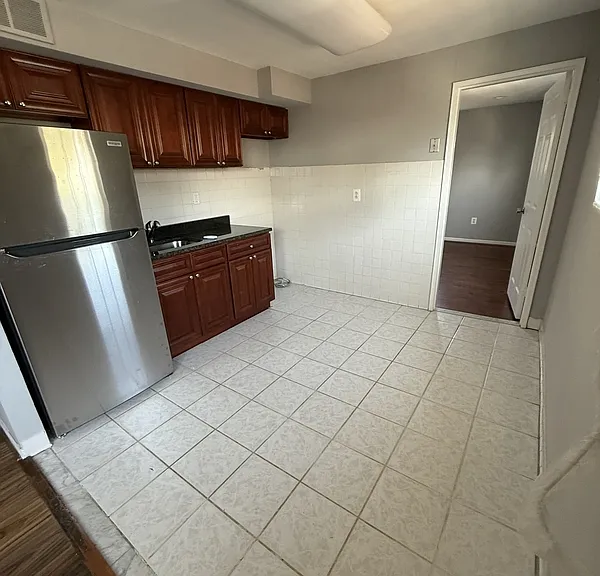 4134 Longshore Ave #3F — Photo 4