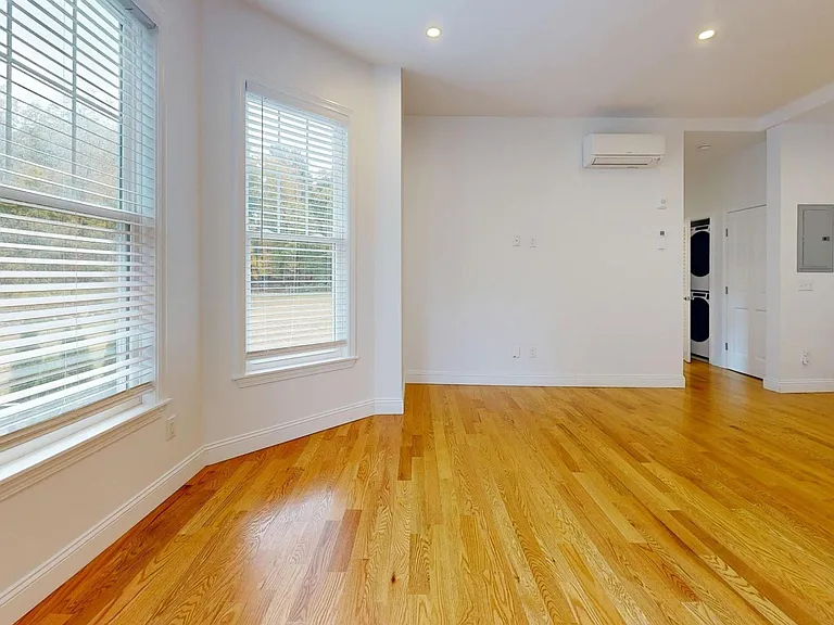 231 Main Street — Photo 7