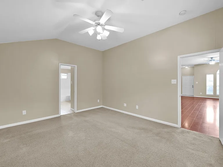 506 Paradise Ln — Photo 13