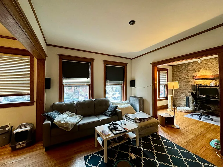 900 W Fletcher St #2 — Photo 3