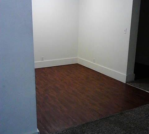 4th image of 42 W Bond St