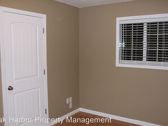5th image of 361 NE Regatta Dr