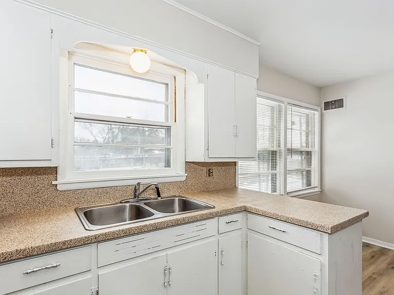 1733 N Holyoke Ave — Photo 12