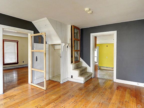 5th image of 79 W Salem St