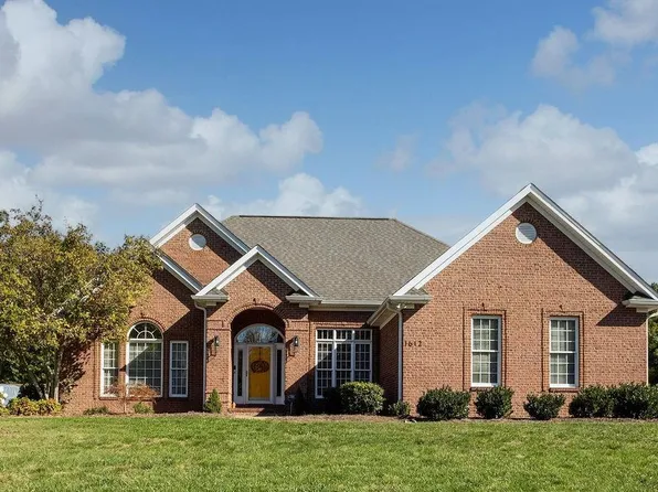 1612 Crownridge Ct, Bowling Green, KY 42104