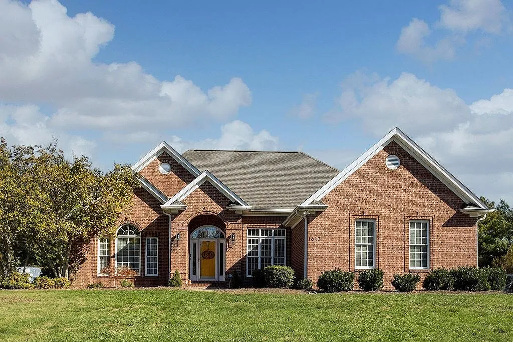 1612 Crownridge Ct photo 1