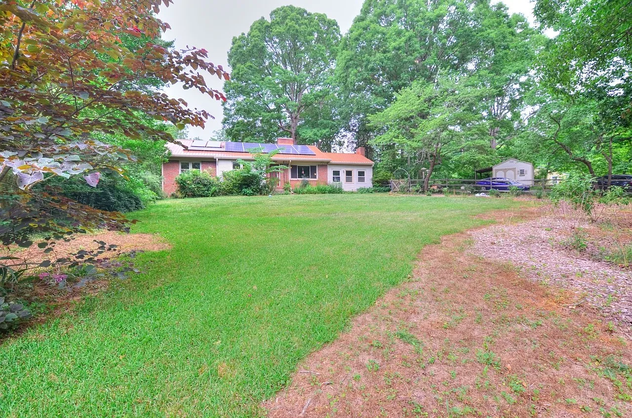 3 Bed/1.5 Bath Home + 2 Fenced Acres - Available In August! — Photo 1