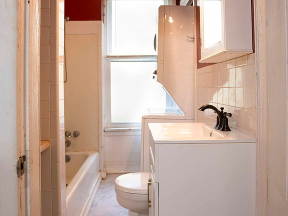 5th image of 902 3rd Ave Floor 1