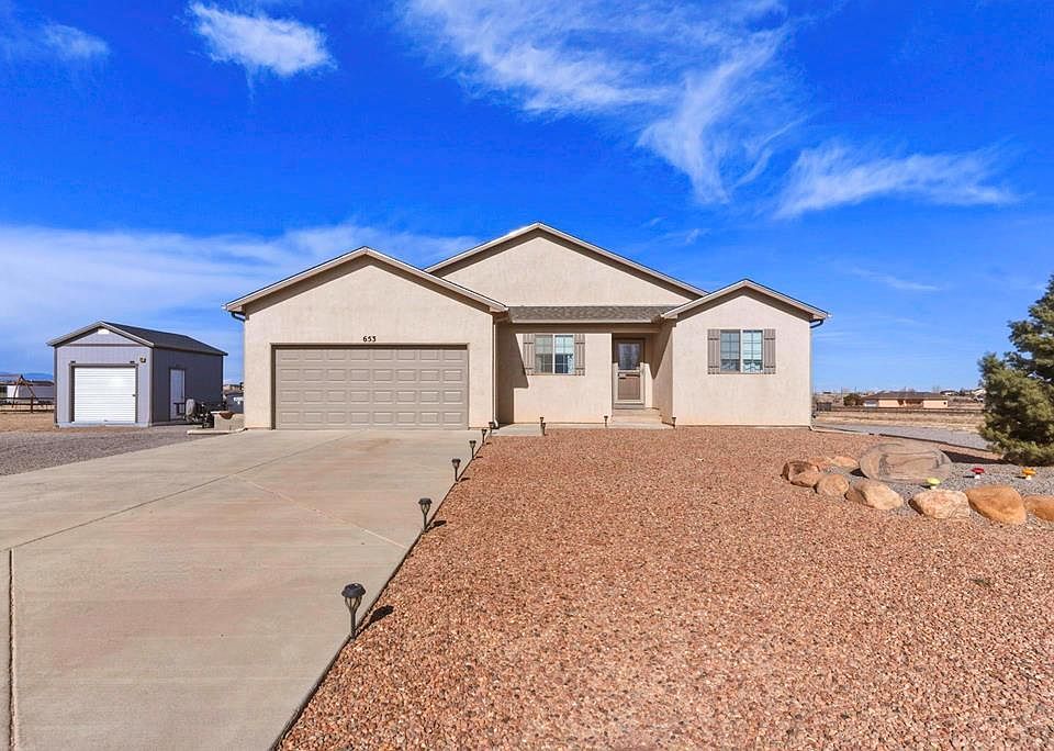 1st image of 653 E Chaunsey Dr