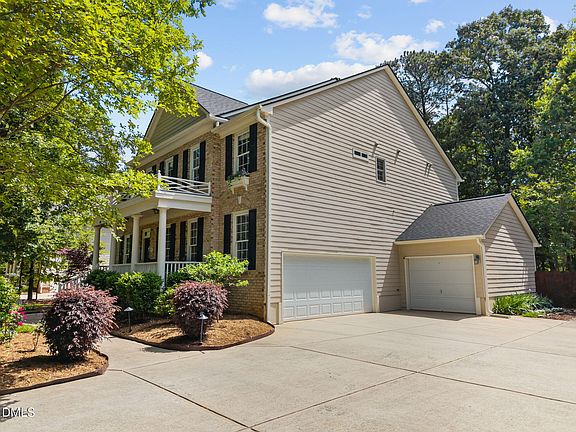 3rd image of 105 Arlen Park Pl
